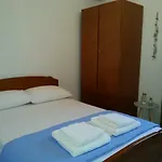 شقة Panormitis Pizanias *