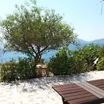 Panormitis Pizanias Apartment