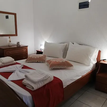 Apartament Panormitis Pizanias *