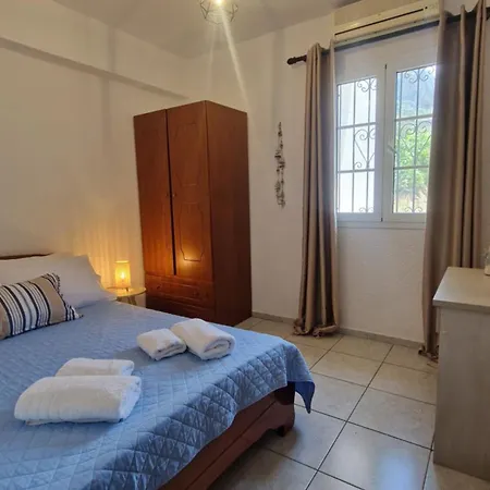 Apartament Panormitis Pizanias *