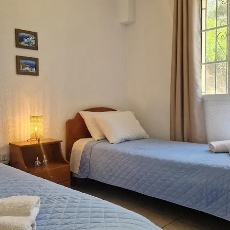 Panormitis Pizanias Apartment Skaliá