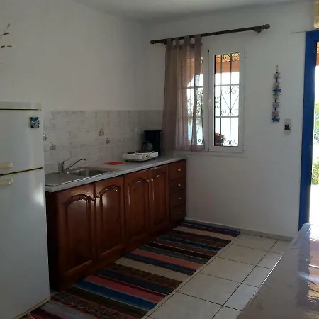 Panormitis Pizanias Апартаменты *