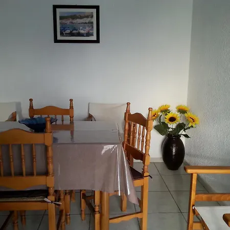Panormitis Pizanias Апартаменты *