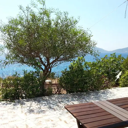 Panormitis Pizanias Apartament