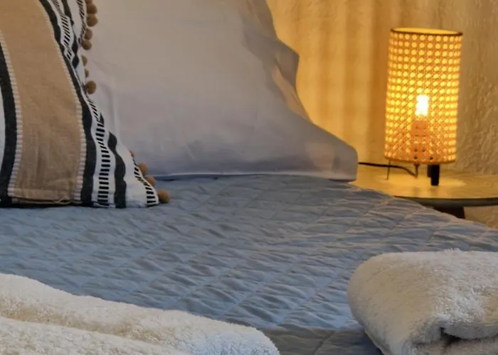 Panormitis Pizanias شقة *