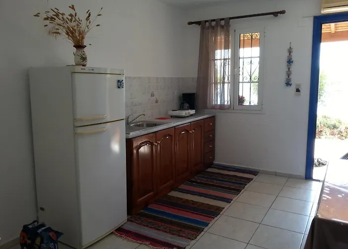 Panormitis Pizanias شقة *