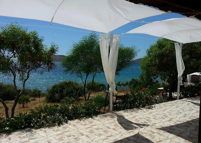 Panormitis Pizanias شقة *